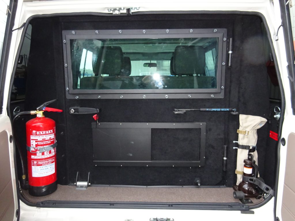 Toyota Land Cruiser GRJ76 blindado BR6 para Defensa