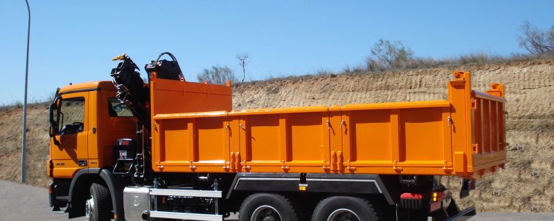CAJA FIJA CON GRUA 01